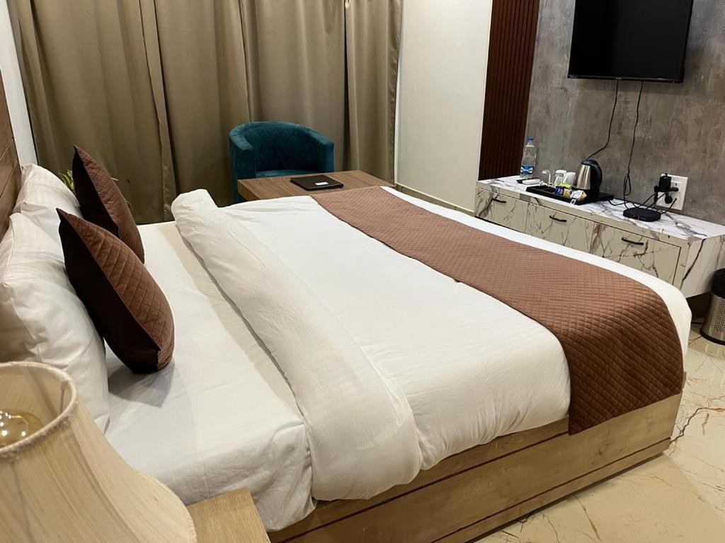 Hotel Eco Park Rewa 外观 照片