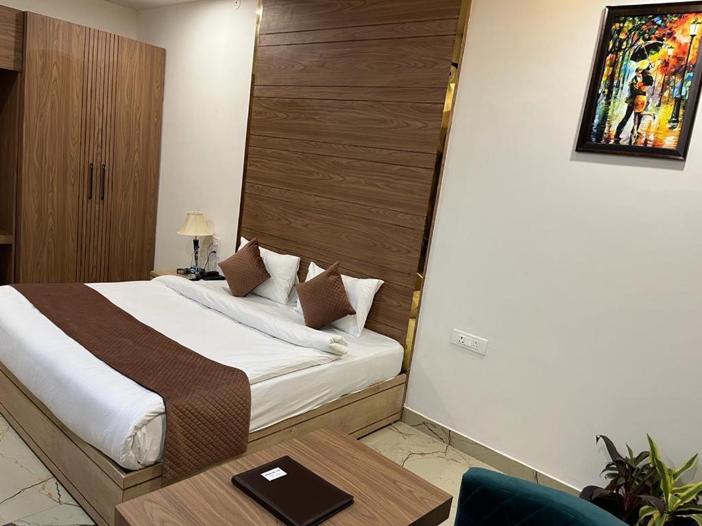 Hotel Eco Park Rewa 外观 照片